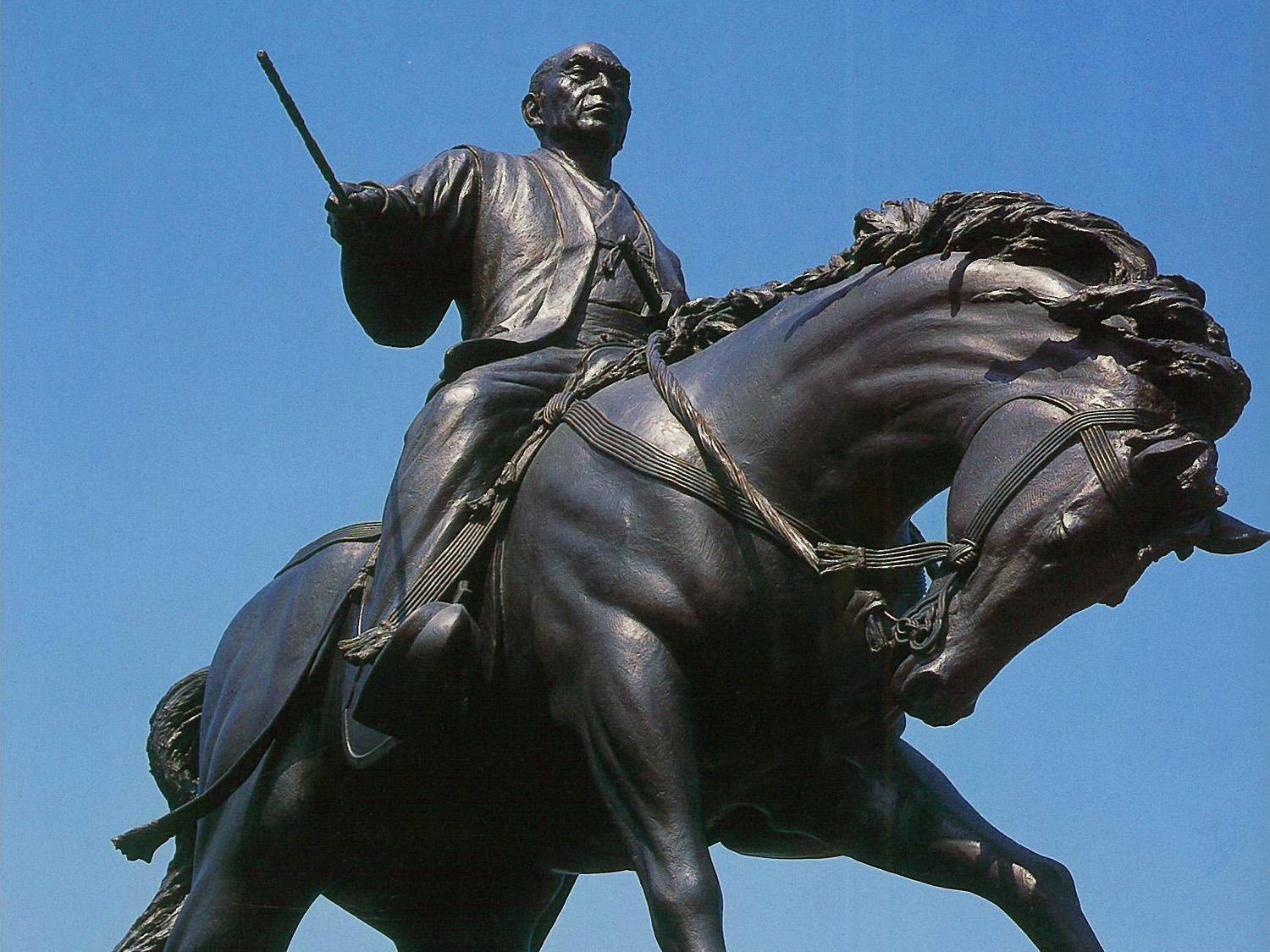 銅像が出来るまで 銅像製作・胸像製作は日本最大級の製作実績を誇る竹中銅器へ